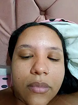 Snapshot of EggedGrowth chatting on October 2025 10:53:02 PM EggedGrowth online show from October 2025 10:53:02 PM