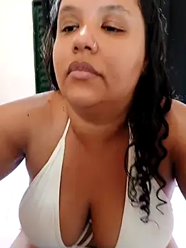 Snapshot of EggedGrowth chatting on October 2025 01:35:02 PM EggedGrowth online show from October 2025 01:35:02 PM