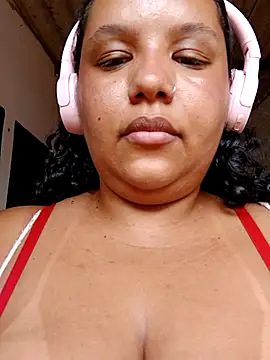 Snapshot of EggedGrowth chatting on October 2025 04:40:02 PM EggedGrowth online show from October 2025 04:40:02 PM