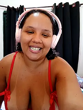 Snapshot of EggedGrowth chatting on October 2025 03:23:02 PM EggedGrowth online show from October 2025 03:23:02 PM