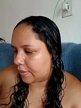 Snapshot of EggedGrowth chatting on November 2025 07:35:02 PM EggedGrowth online show from November 2025 07:35:02 PM