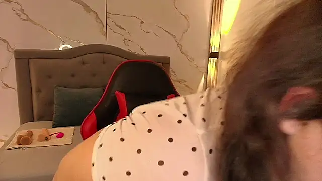 Snapshot of Nina_Rouge7 chatting on September 2025 06:40:02 AM Nina Rouge7 online show from September 2025 06:40:02 AM