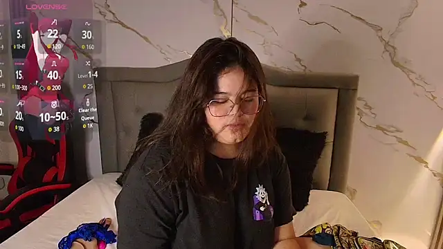 Snapshot of Nina_Rouge7 chatting on October 2025 09:29:01 AM Nina Rouge7 online show from October 2025 09:29:01 AM