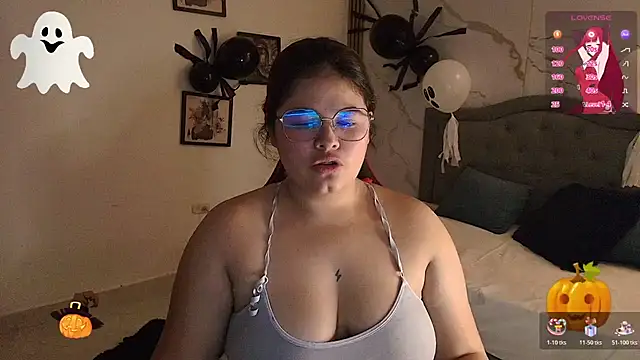 Snapshot of Nina_Rouge7 chatting on November 2025 01:57:02 PM Nina Rouge7 online show from November 2025 01:57:02 PM