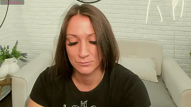 Miss Kamilla online show from September 2025 07:02:01 AM