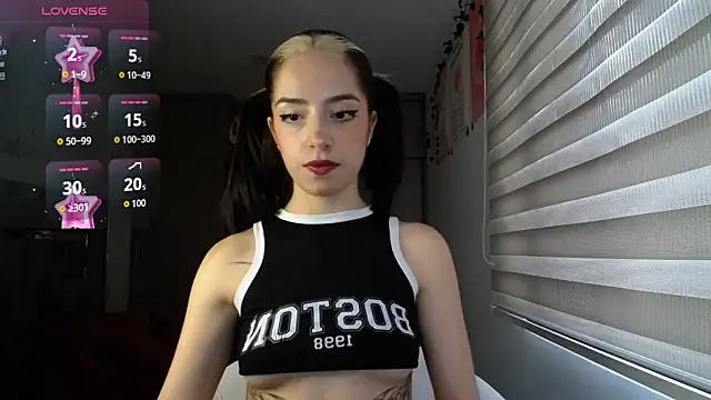 Kittyross online show from March 2026 07:20:02 PM