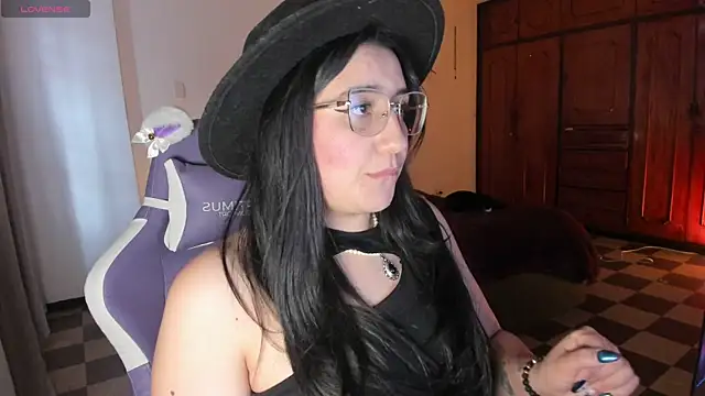 Snapshot of tellmemaddie chatting on July 2026 09:21:01 PM tellmemaddie online show from July 2026 09:21:01 PM