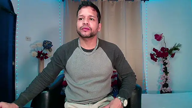 LucasGaeel online show from February 2026 12:39:02 PM