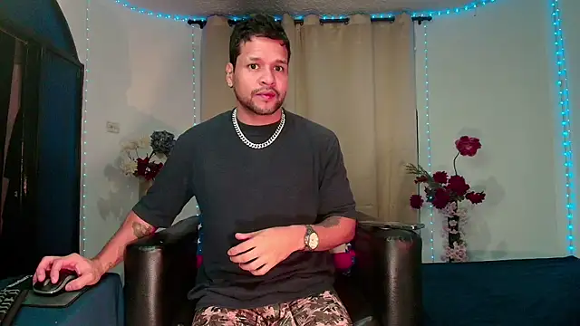 LucasGaeel online show from February 2026 11:21:01 AM