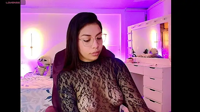 kloe28 online show from November 2025 03:51:01 AM