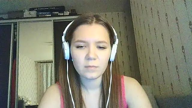 Snapshot of Kalivess chatting on October 2025 08:05:01 PM Kalivess online show from October 2025 08:05:01 PM