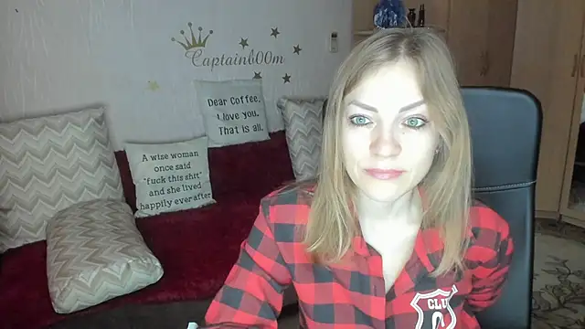 Snapshot of Tiffany_Bates chatting on October 2025 03:48:02 AM Tiffany Bates online show from October 2025 03:48:02 AM