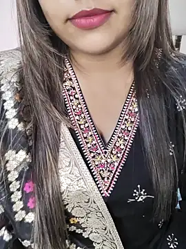 Snapshot of Miss_Rose__ chatting on November 2025 05:48:02 PM Miss Rose online show from November 2025 05:48:02 PM