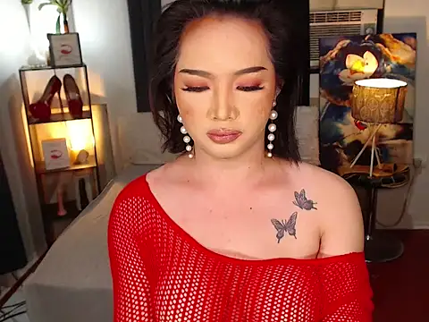 xXCompassionateLoveXx online show from October 2025 01:52:02 AM