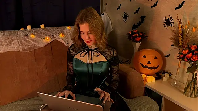 LilianLee online show from October 2025 02:43:02 PM