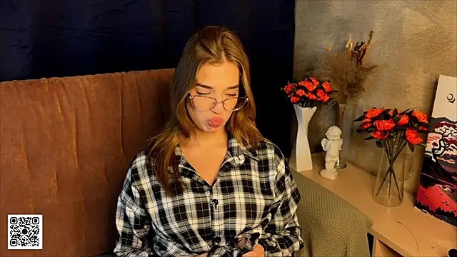 LilianLee online show from November 2025 03:55:01 PM