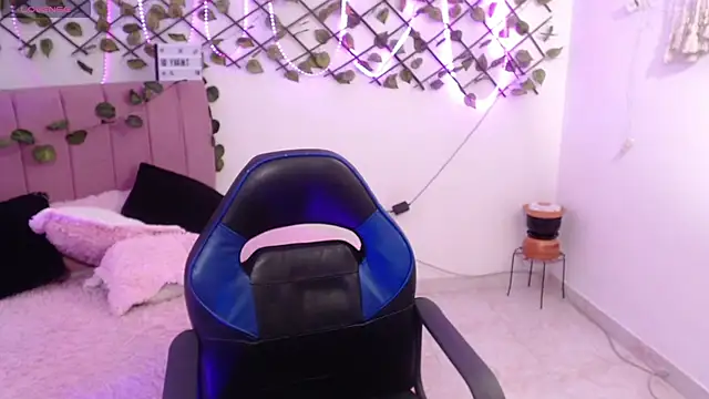 isa bunny18 online show from November 2025 12:00:01 AM