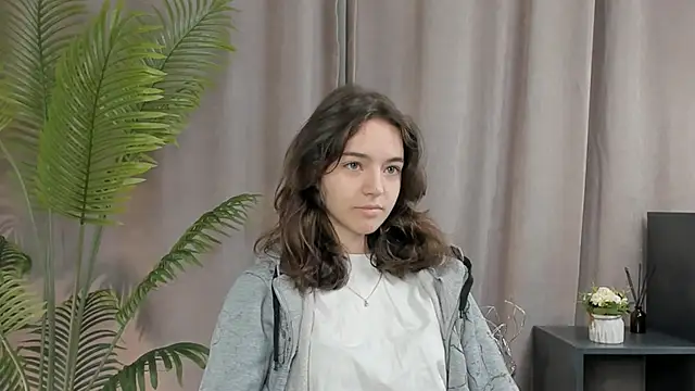 TarahCayne online show from September 2025 09:36:01 AM