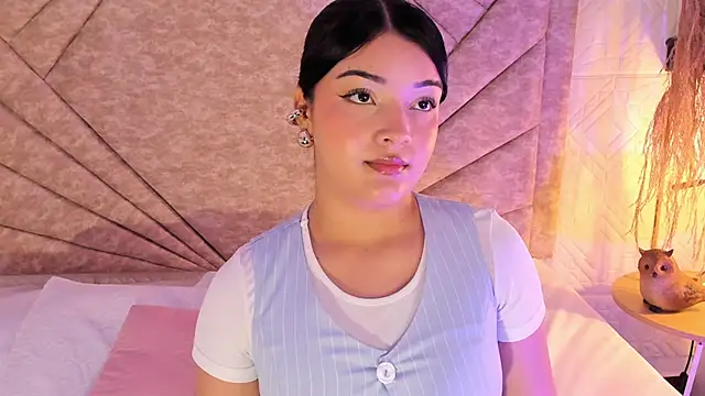 EmmaBlossom online show from December 2025 01:16:02 PM