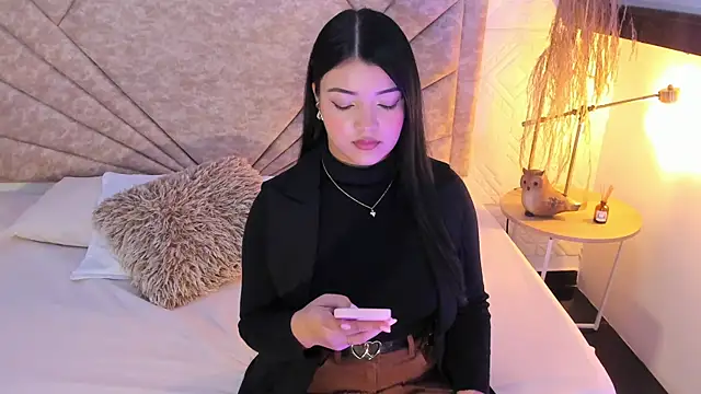 EmmaBlossom online show from December 2025 12:43:01 PM