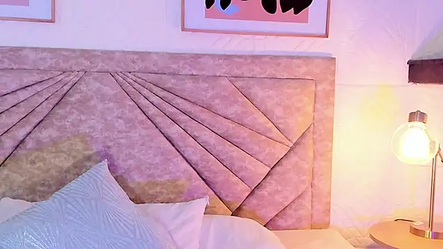 EmmaBlossom online show from February 2026 12:32:01 PM