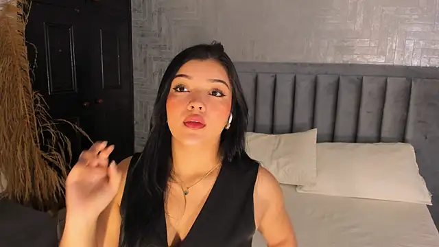 EmmaBlossom online show from April 2026 12:35:02 PM