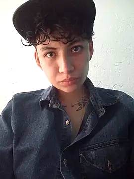 Owen tomboy online show from October 2025 04:19:02 PM