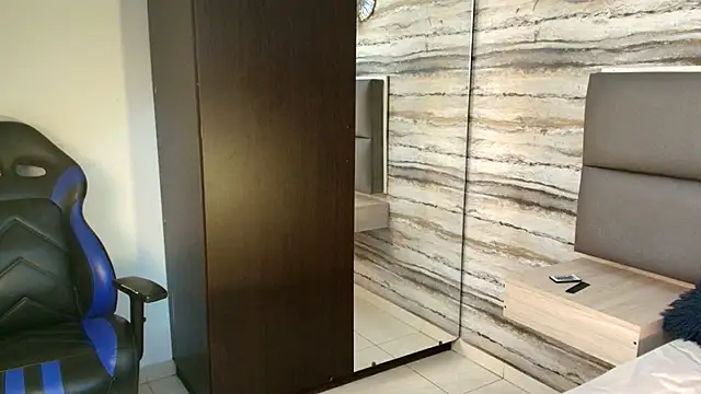 Lovers 21 online show from December 2025 03:33:01 AM