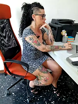 Snapshot of candymaxxx chatting on May 2026 06:32:02 AM candymaxxx online show from May 2026 06:32:02 AM