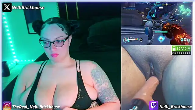 Snapshot of Nelli_Brickhouse chatting on July 2026 03:33:02 AM Nelli Brickhouse online show from July 2026 03:33:02 AM