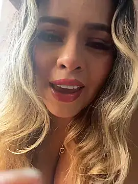 Snapshot of itsdanividarte chatting on November 2025 07:37:01 PM itsdanividarte online show from November 2025 07:37:01 PM