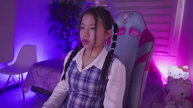 Zoe Skyler online show from November 2025 04:18:02 PM