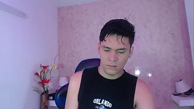 Snapshot of Aaron_Foxxx chatting on October 2025 12:03:01 PM Aaron Foxxx online show from October 2025 12:03:01 PM