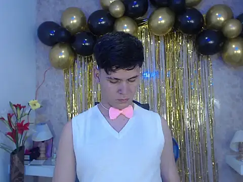 Snapshot of Aaron_Foxxx chatting on October 2025 11:53:02 AM Aaron Foxxx online show from October 2025 11:53:02 AM