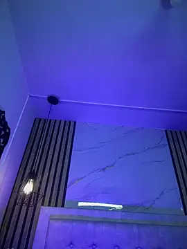 Honey noir online show from December 2025 07:53:01 PM