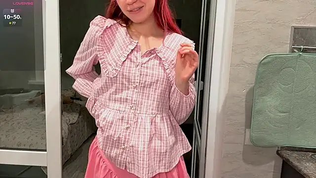 Snapshot of FawnDubler chatting on October 2025 06:27:02 PM FawnDubler online show from October 2025 06:27:02 PM