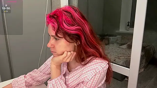 Snapshot of FawnDubler chatting on October 2025 06:06:01 PM FawnDubler online show from October 2025 06:06:01 PM