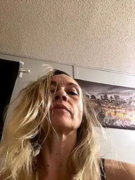 vixen eyes online show from September 2025 12:53:01 PM