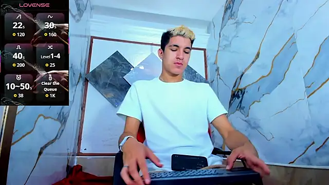 Snapshot of Stiben_boy chatting on October 2025 07:12:02 PM Stiben boy online show from October 2025 07:12:02 PM