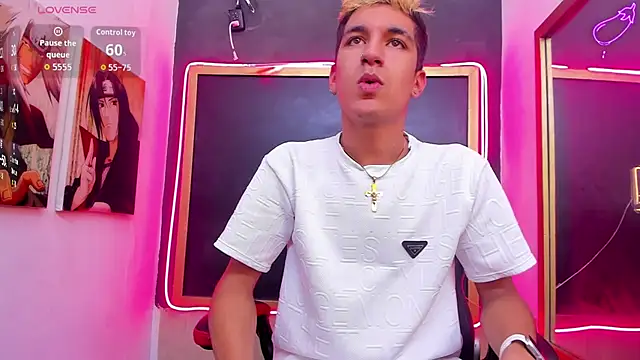 Snapshot of Stiben_boy chatting on October 2025 07:58:02 PM Stiben boy online show from October 2025 07:58:02 PM