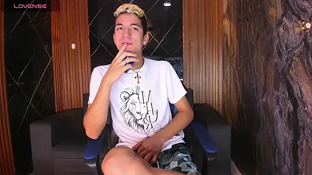 Snapshot of Stiben_boy chatting on October 2025 03:06:01 AM Stiben boy online show from October 2025 03:06:01 AM