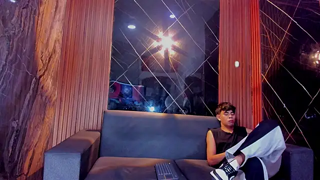 Snapshot of Stiben_boy chatting on November 2025 04:25:02 AM Stiben boy online show from November 2025 04:25:02 AM