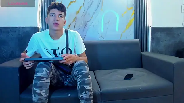 Stiben boy online show from December 2025 12:31:02 PM