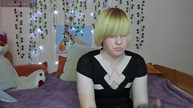 Cattie w  online show from October 2025 03:07:02 AM