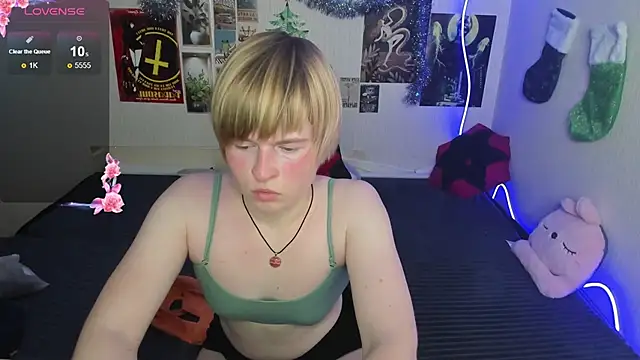 Cattie w  online show from January 2026 01:11:02 AM