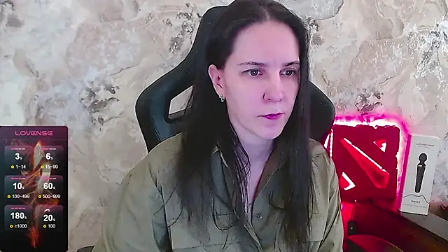 Irwi Tomboy online show from April 2026 01:14:02 PM