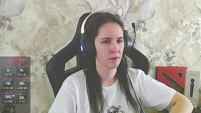 Snapshot of Irwi_Tomboy chatting on May 2026 11:18:01 AM Irwi Tomboy online show from May 2026 11:18:01 AM