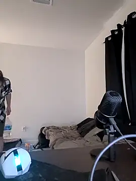 bear8t online show from November 2025 06:40:02 PM