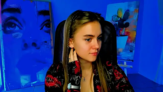 JuneWoods online show from October 2025 06:35:02 AM