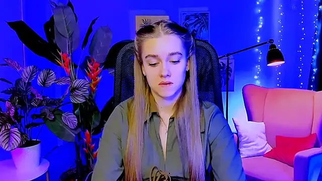 JuneWoods online show from March 2026 07:03:02 AM